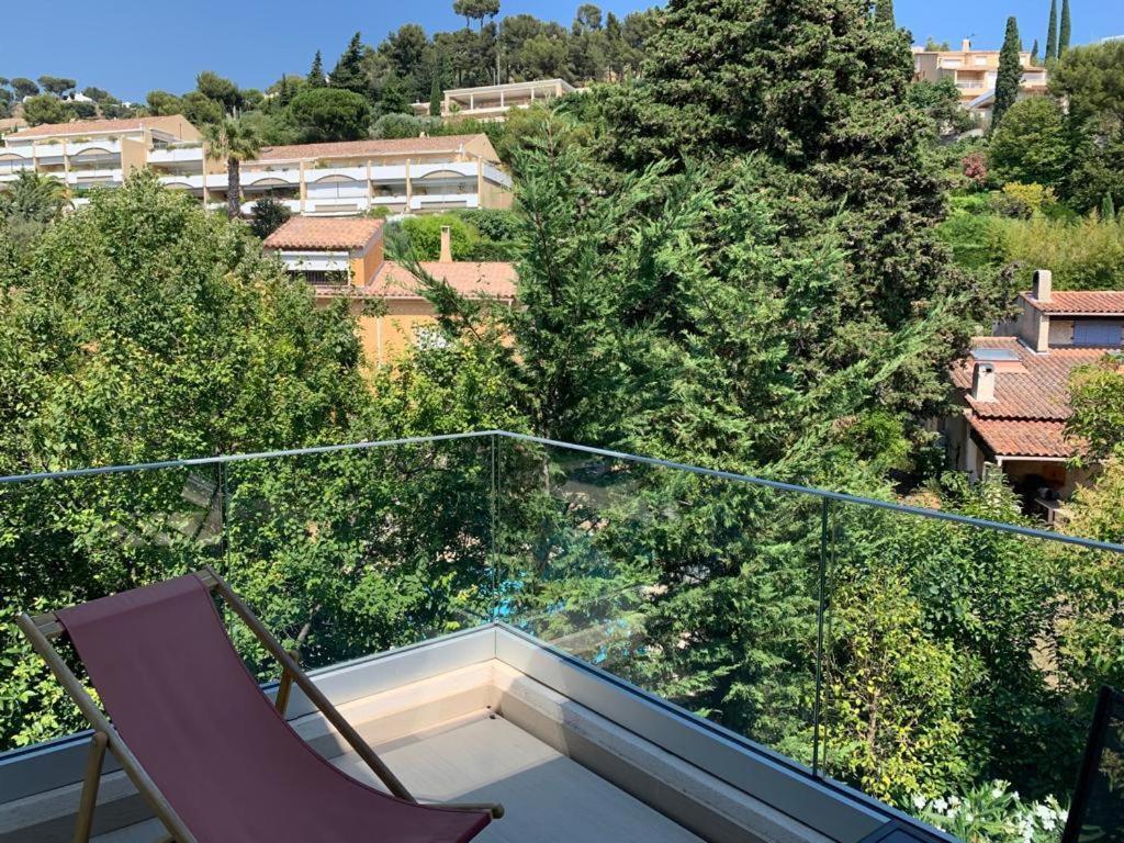 One-Bedroom Apartment with Terrace,1588280061:JPEG