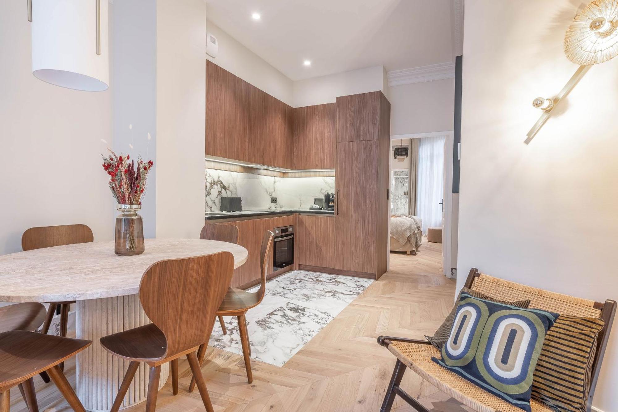 2 bedroom apartment Street View 70m2