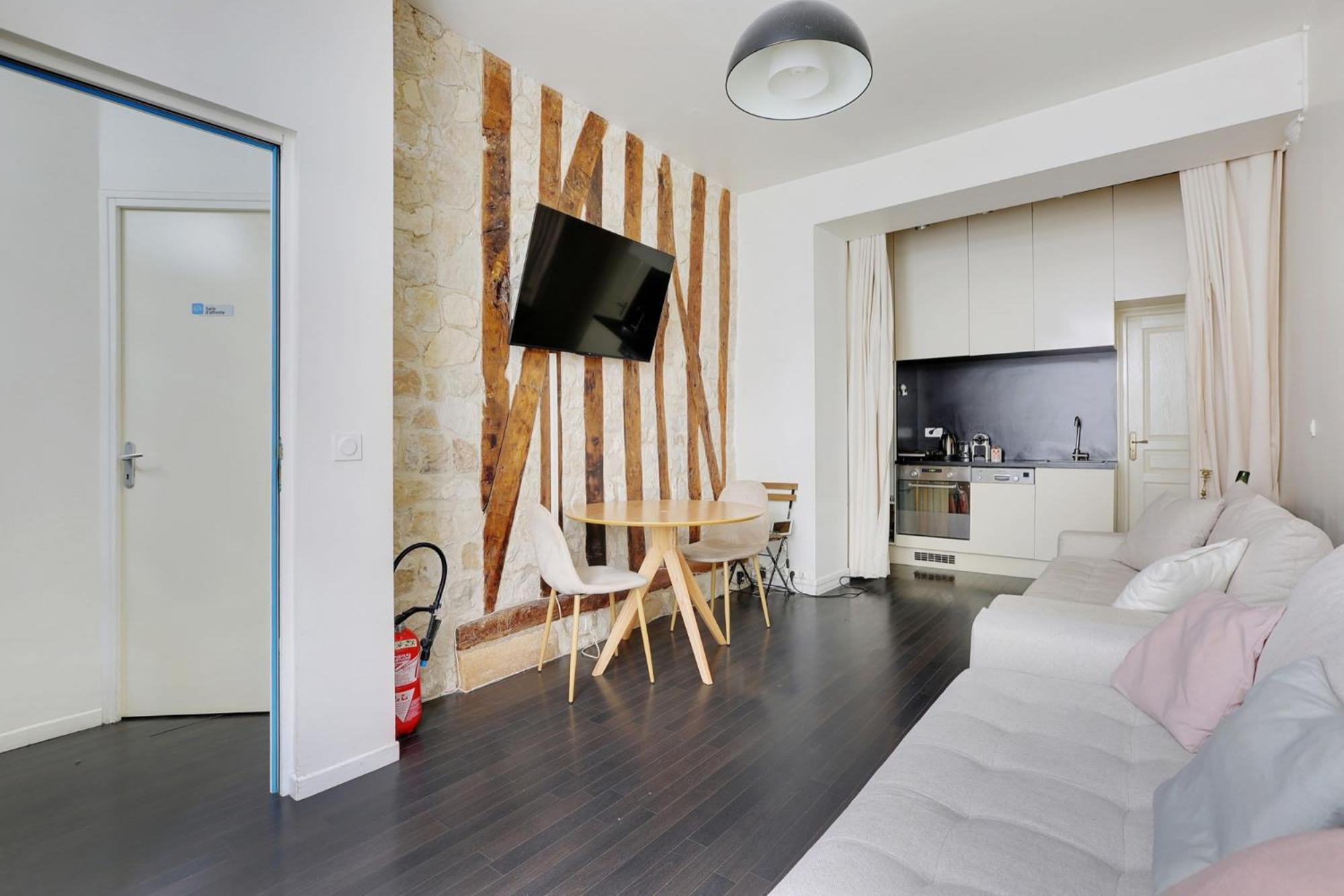 One-Bedroom Apartment