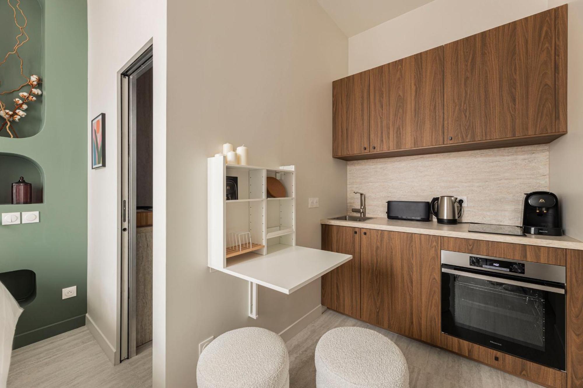 One-Bedroom Apartment