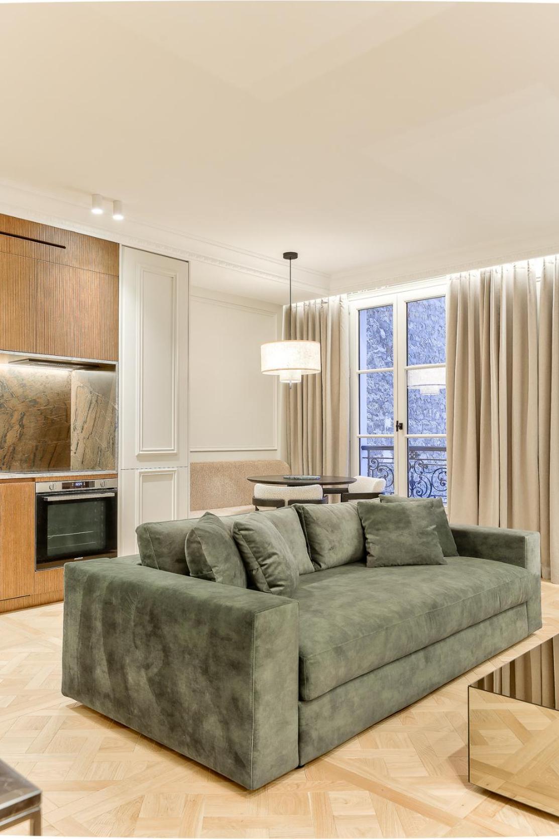 Deluxe One-Bedroom Apartment