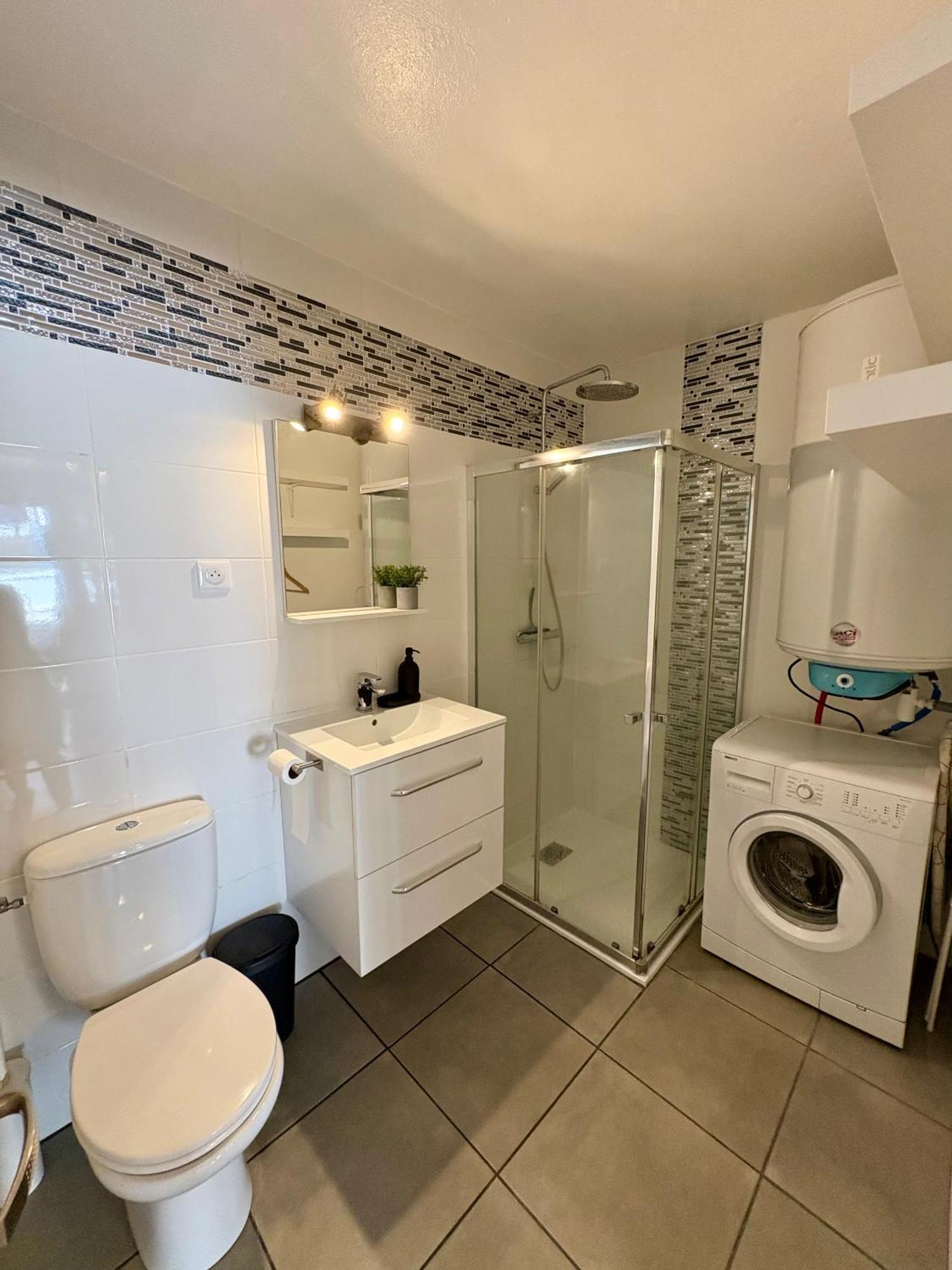 Studio Apartment