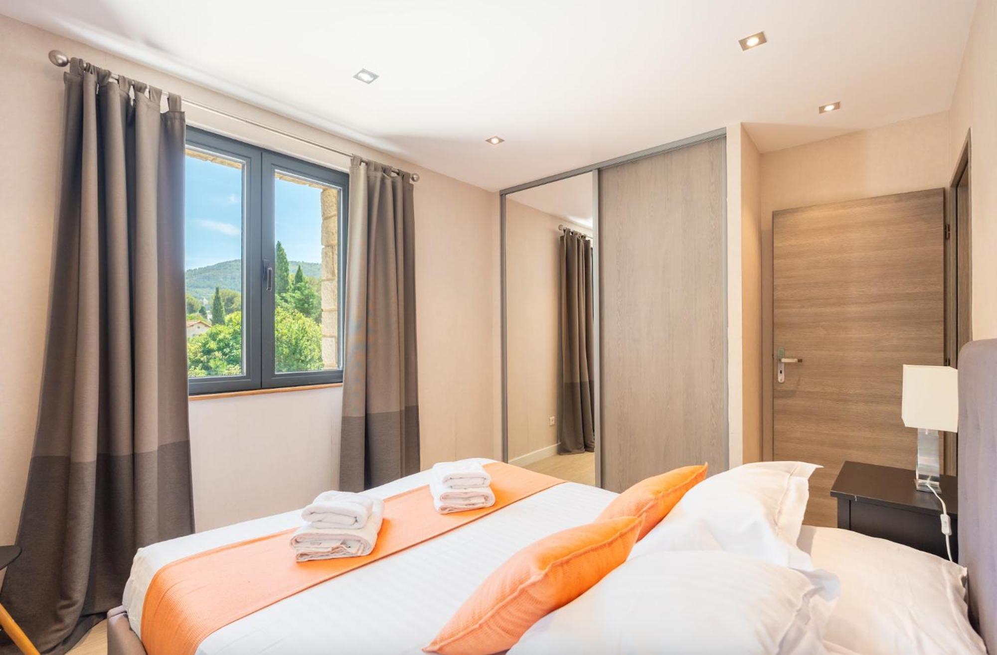Suite Apartment
