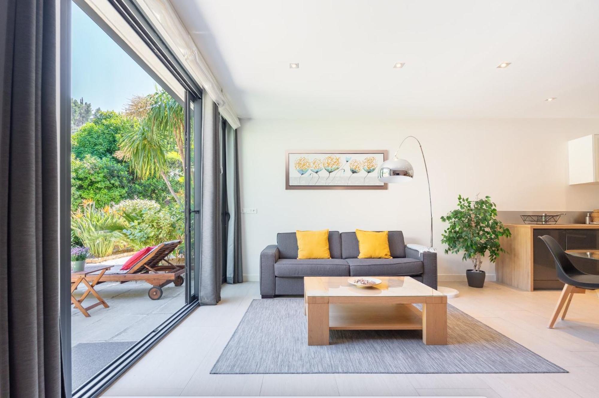 One-Bedroom Apartment Terrace