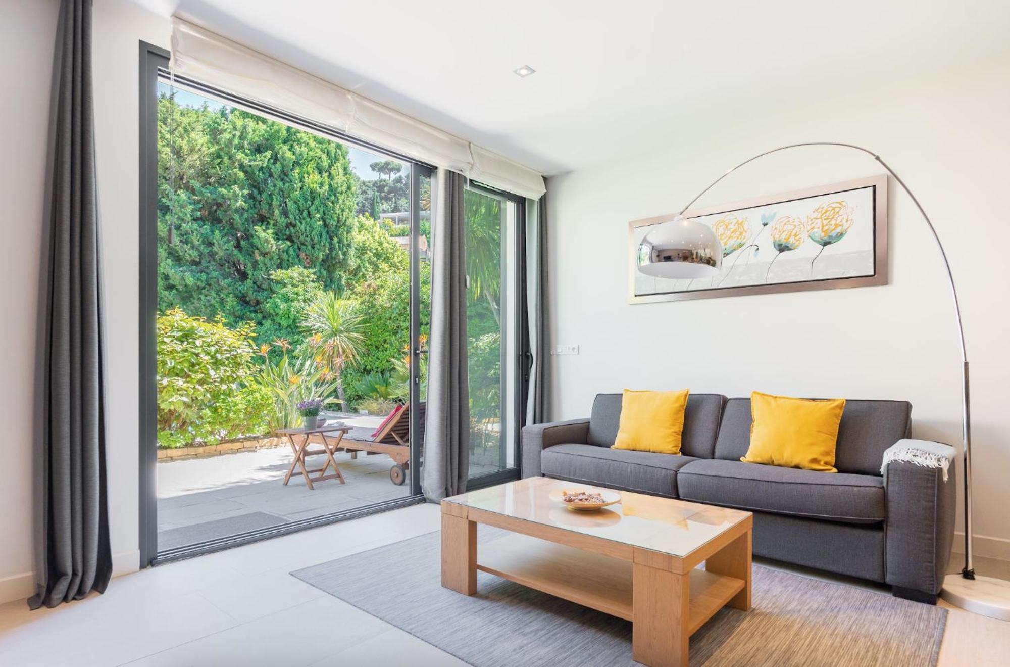 One-Bedroom Apartment Terrace