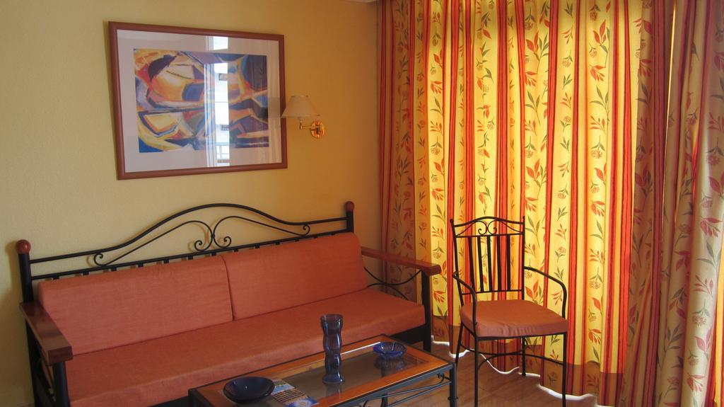 One-Bedroom Apartment 1