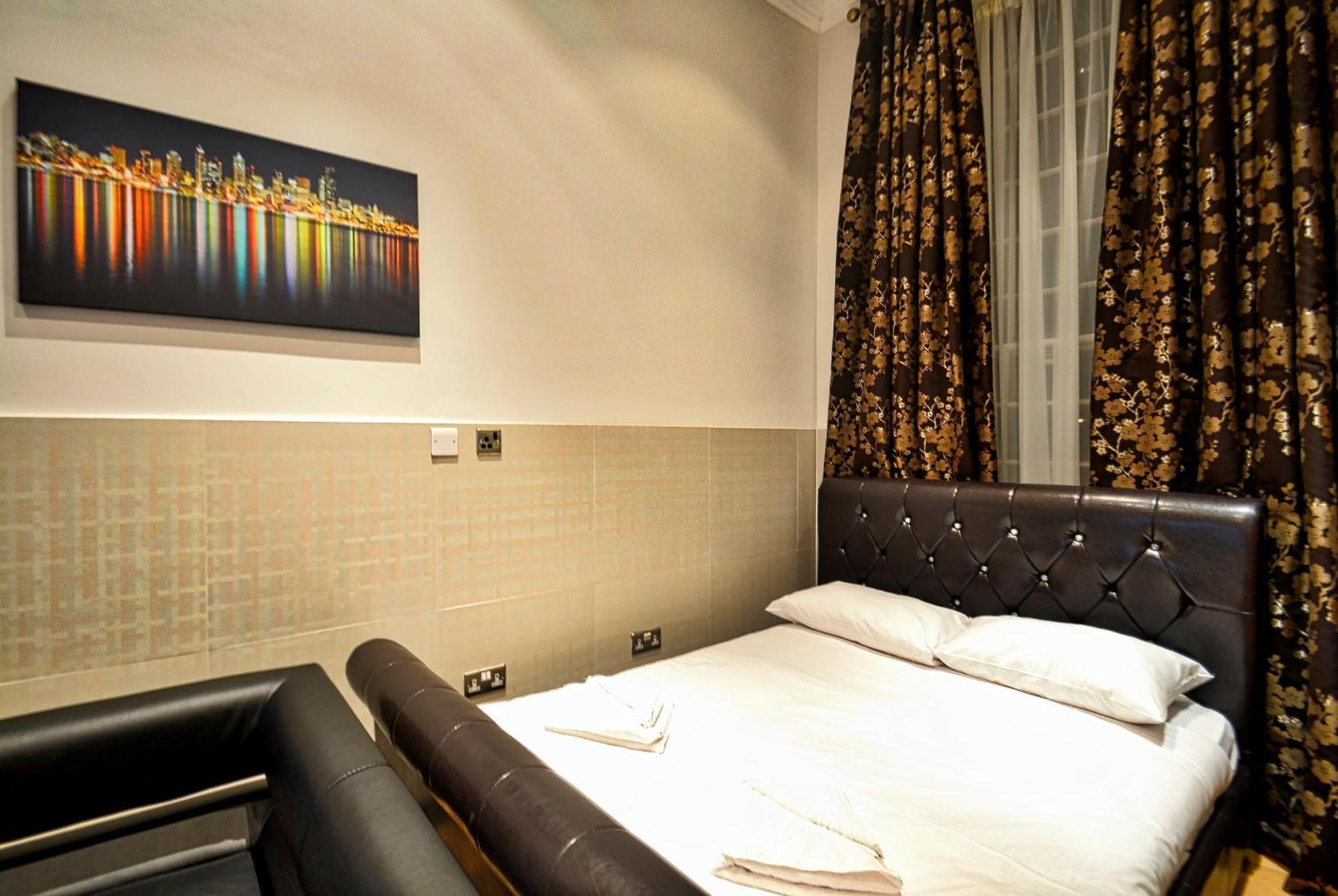 Two-Bedroom Apartment,821720852:JPEG