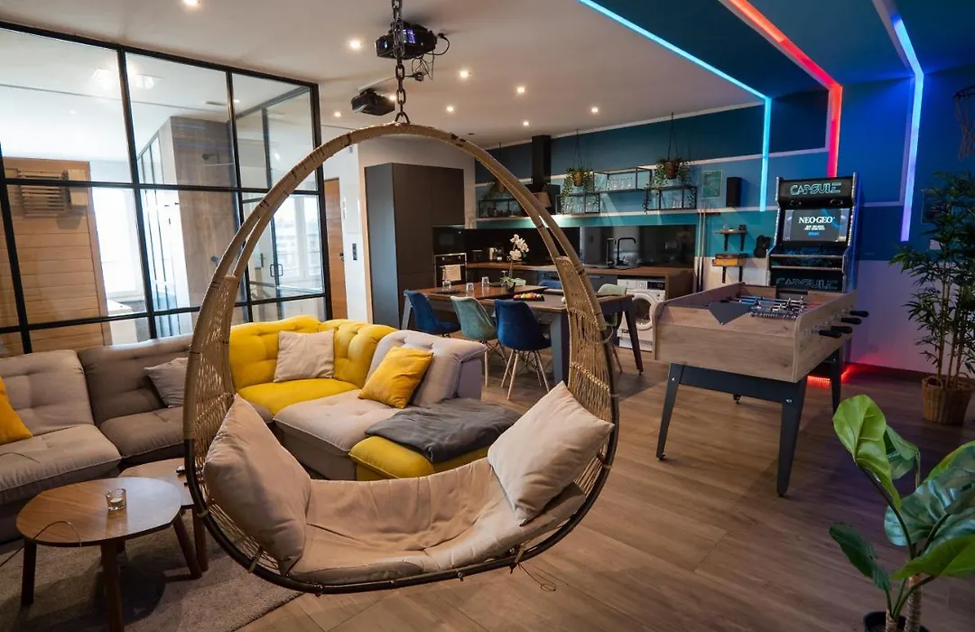 Capsule Gaming balnéo&billard&babyfoot&sauna 2 chambres-1