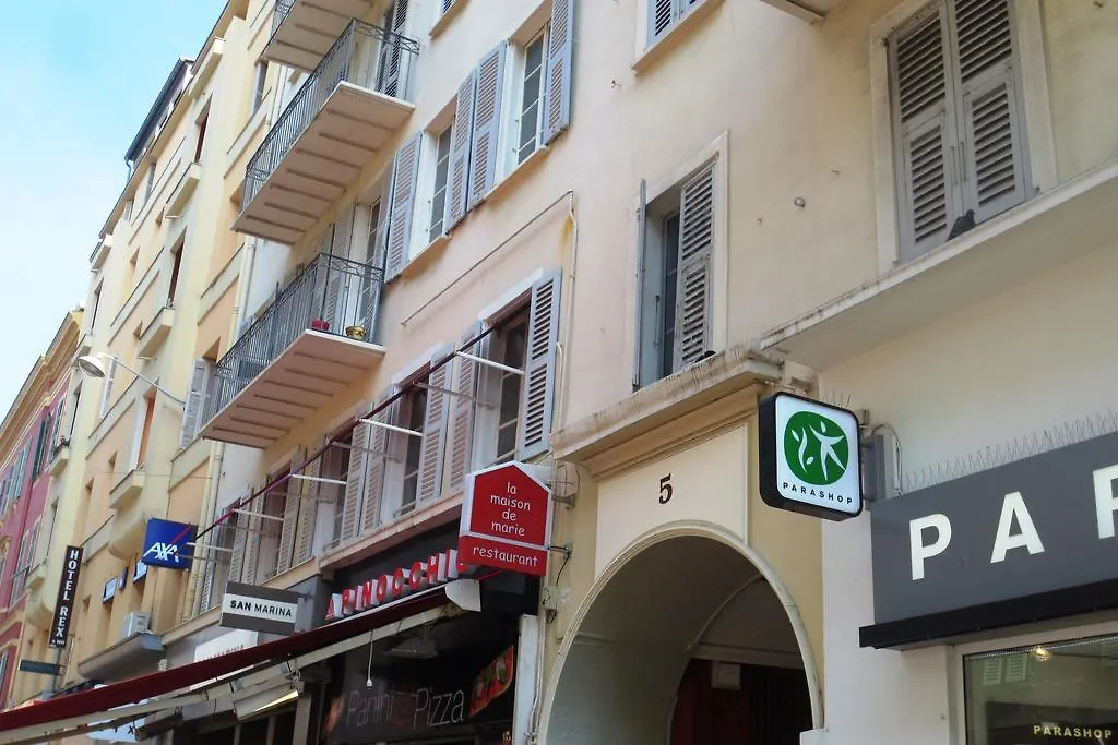 Intérieurs-Cour-1