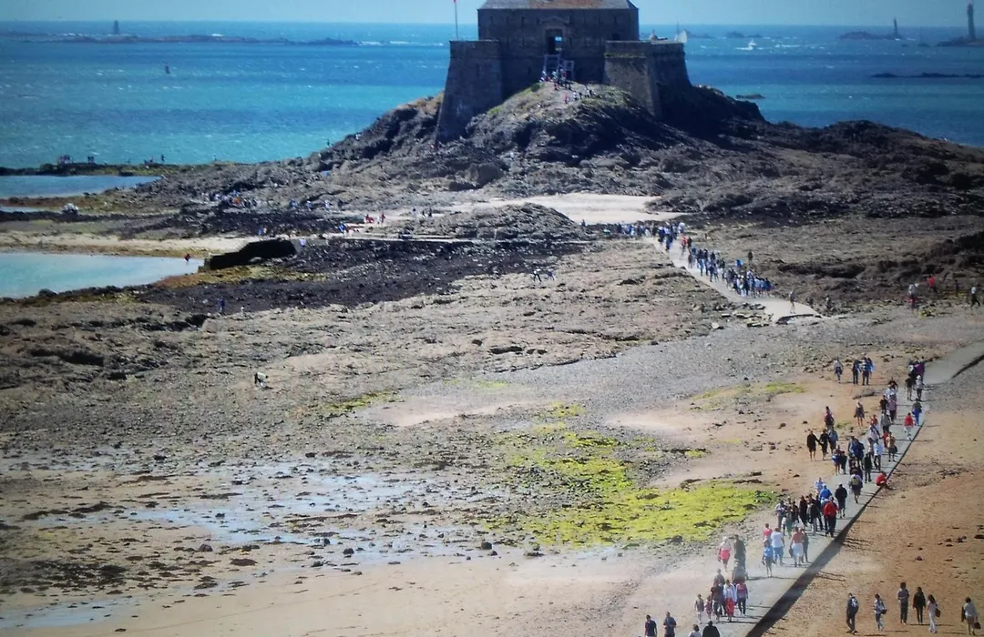 Appartement Saint Malo vue sur mer, parking vélo privé , Ferry, plage et commerces à 50 m-1
