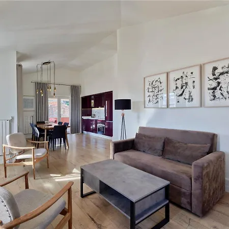 Casa Di Bava Suites By Tch-2