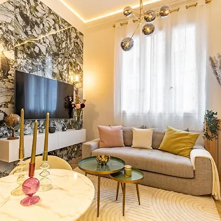 le studio des Champs elysees-3