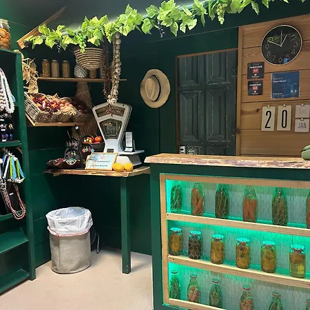 Hostel Market-3