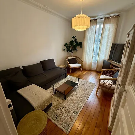 Classic Parisian Apartment-2