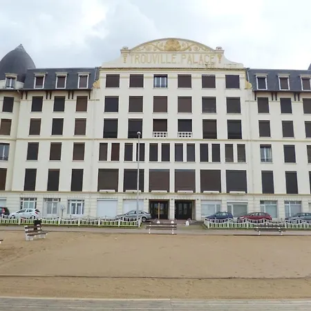 Paradis les pieds sur le sable trouville palace-2