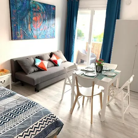 Charmant studio avec climatisation et parking-3
