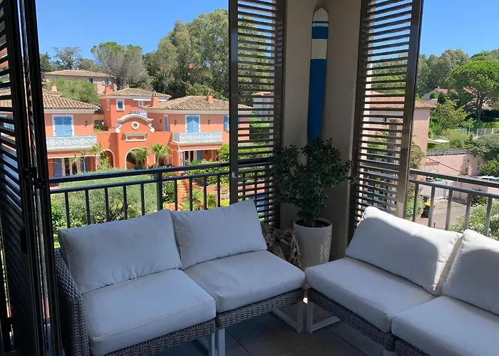 Exclusive Resort Apartments With Parking , Gym And Sauna
