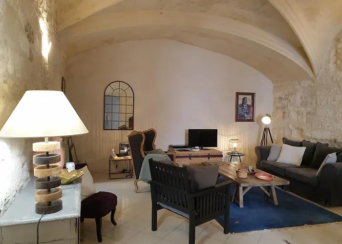 Arles Rental-Cote Forum.