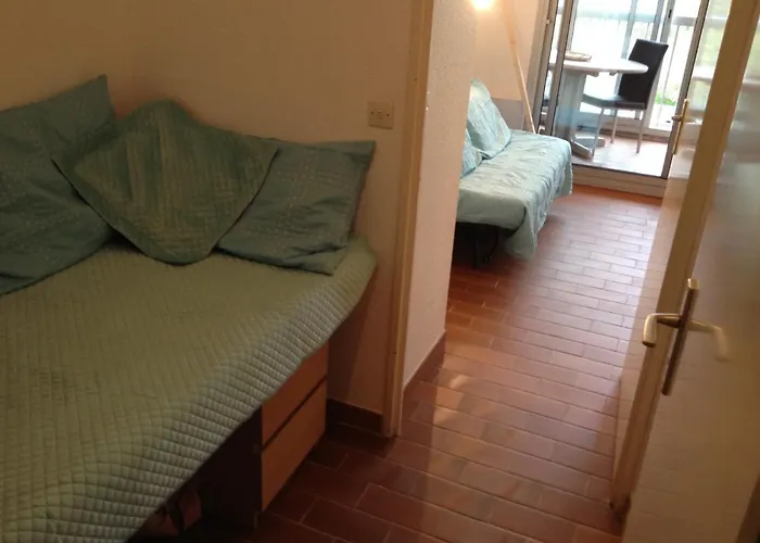Au calme dans hameau fleuri joli Studio 3 pers piscine parking wi-fi