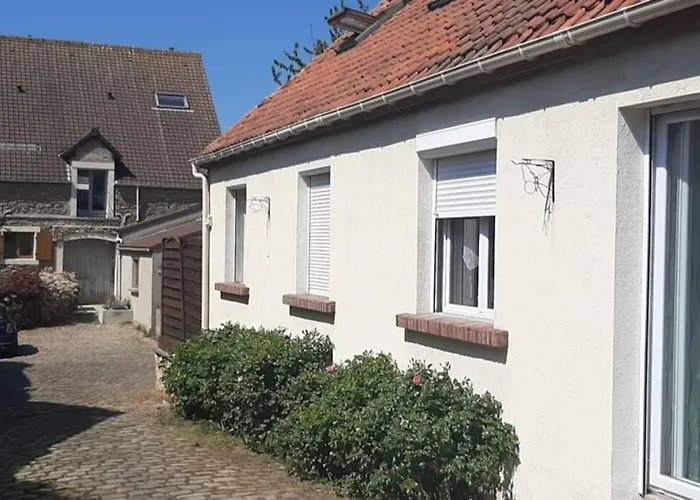 La Cour Pavée