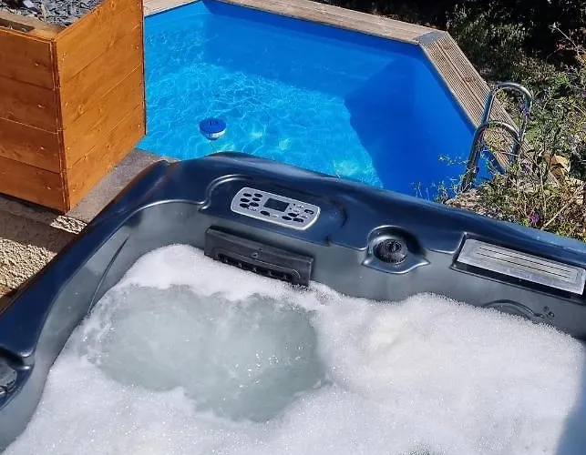 Rêves de vie le port pin vue mer, petite piscine, jacuzzi extérieur et parking PRIVES