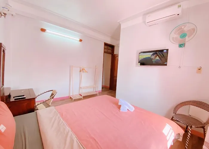 Happy House Homestay