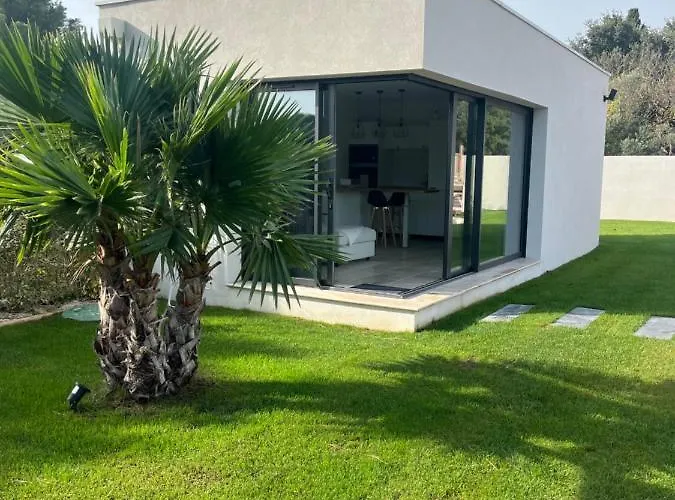 Magnifique studio avec piscine