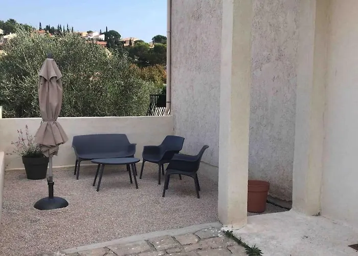 Haut de maison entièrement rénové avec garage