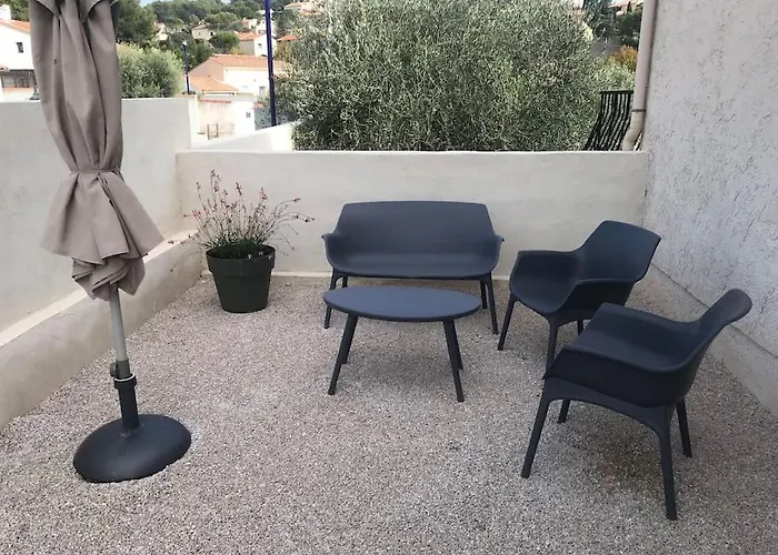 Haut de maison entièrement rénové avec garage