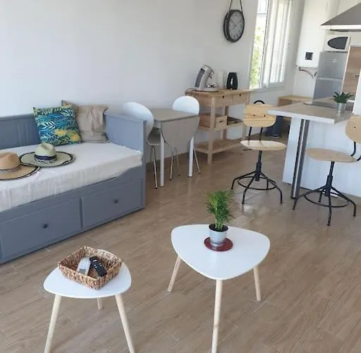 Studio refait à neuf Ave St Maurice