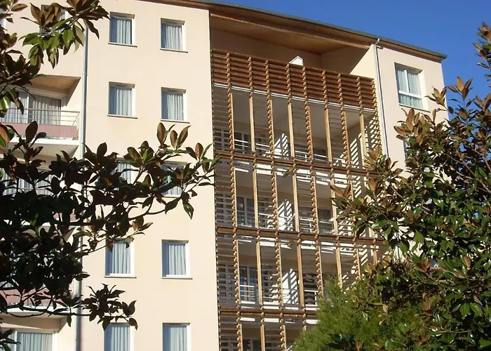 Appart LOURDES 100 m GARE - 4 Places avec Balcon 10mn Sanctuaire