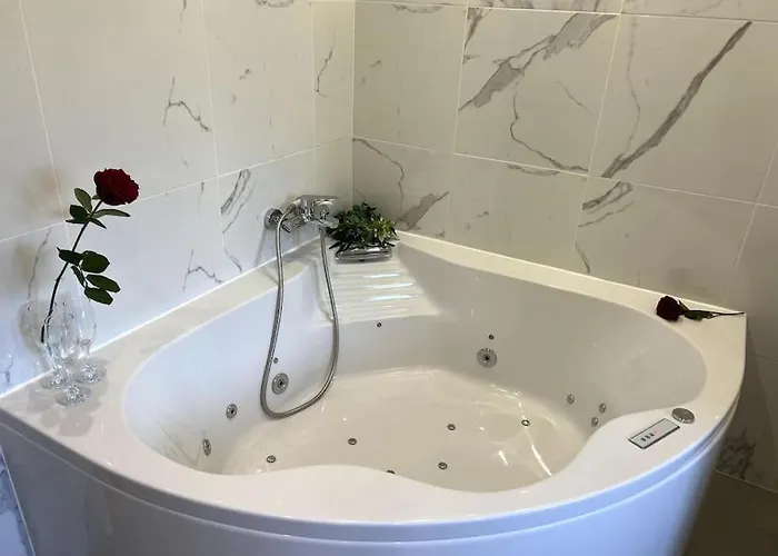 Un moment de détente Maison avec balnéothérapie .
