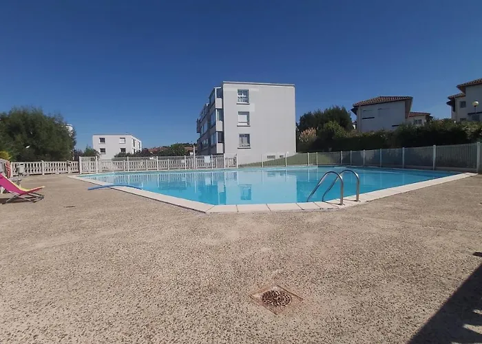 Appartement à Hendaye avec piscine et à côté de la plage