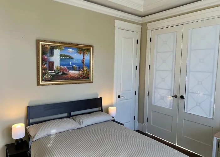 Mike'S Luxury House