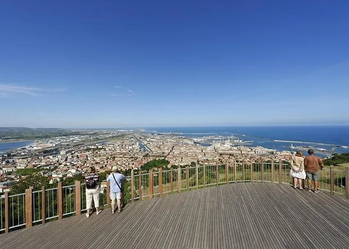 T2 4 pers, rénové en bord de plage , clim et parking classé 2 étoiles