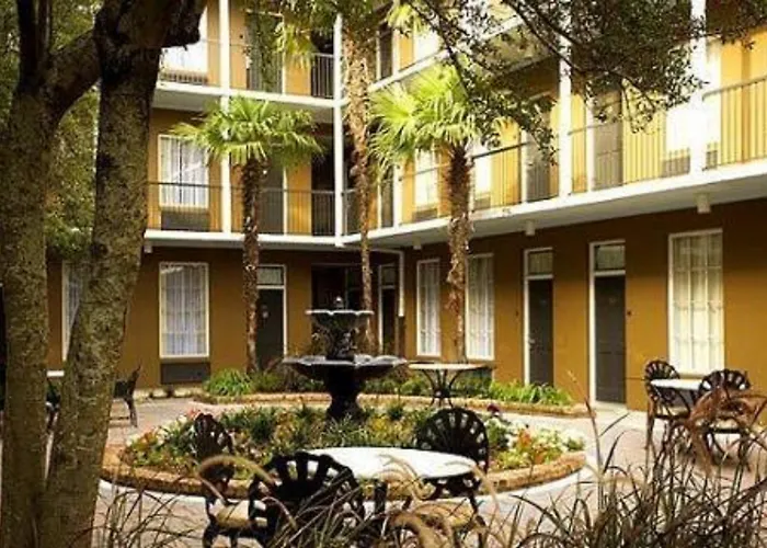 Maison St. Charles
