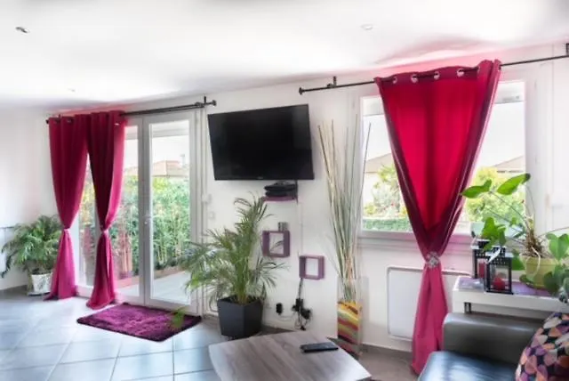 Appartement Fuychaa Proche de Lyon , Eurexpo , stadium , Aréna