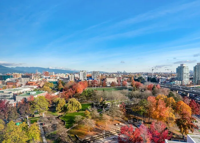 Downtown 1 Bedroom Water View Condo
