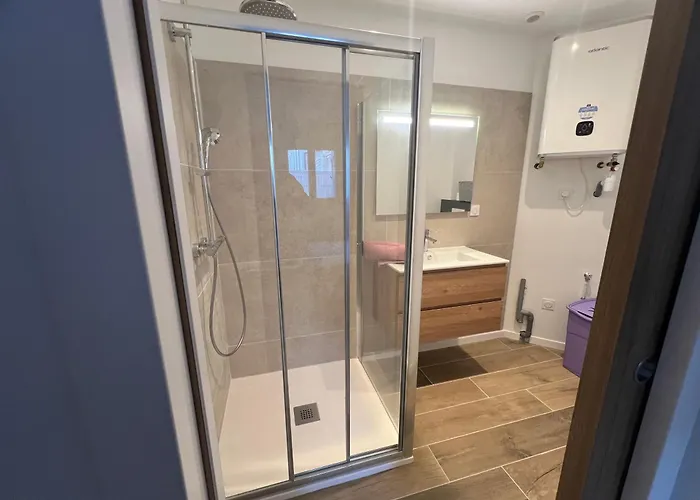 maison t2 avec jaccuzi wifi parking