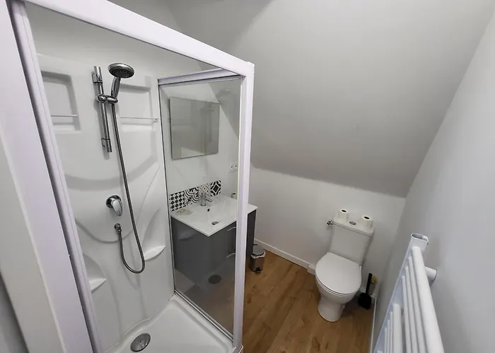 Châteaubourg : Studio avec cuisine et salle d'eau