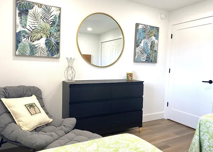 Minutes To Sanibel With Heated Pool, Tennis And Beach Gear