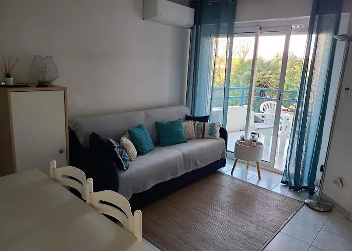 T2 climatisé à 5 minutes à pied de la plage avec parking, piscine et wifi