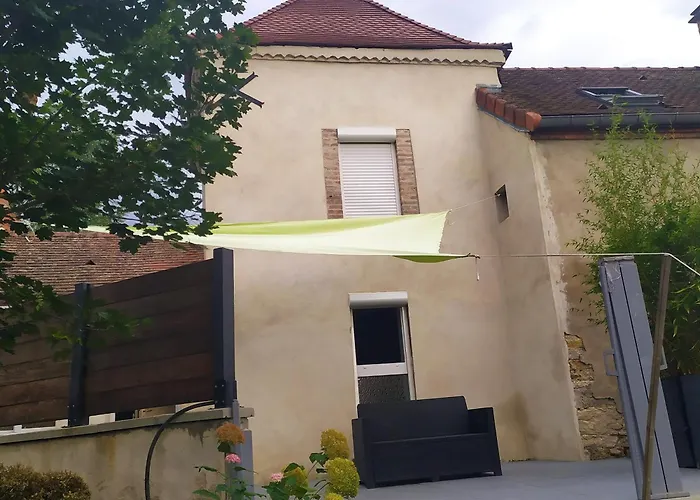 Le colombier Vichy studio meublé de tourisme 3 étoiles parking