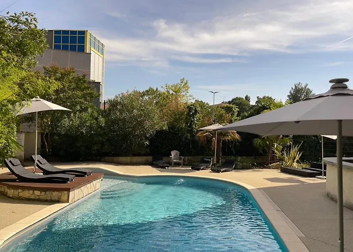 Hotel The Originals Romans-sur-Isère Le Clos des Tanneurs