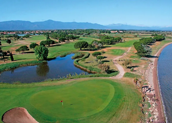 Golf Saint Cyprien Ground Floor 2 Bedrooms Apartment With Terrace