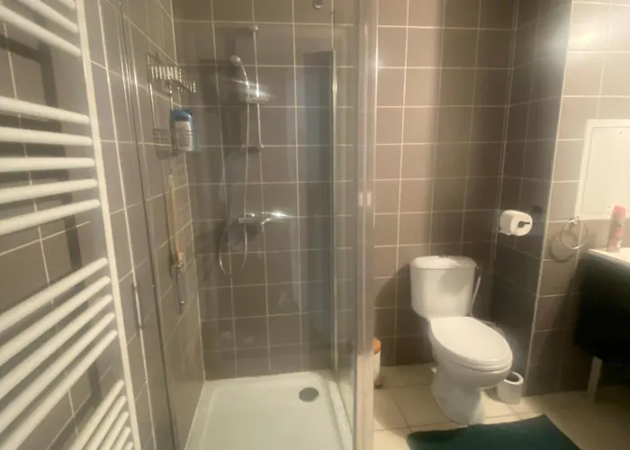 Chambre privée Sdb kitchenette proche de Paris