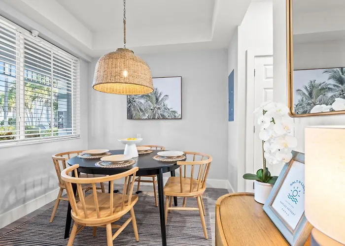 Serene Naples Retreat: Golf-Resort Pool-Tennis-Gym