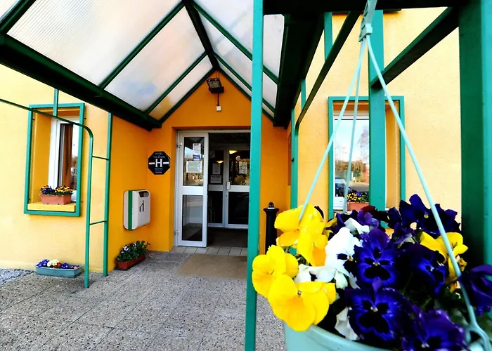 Hôtel de l'aéroport: Welcomotel Limoges