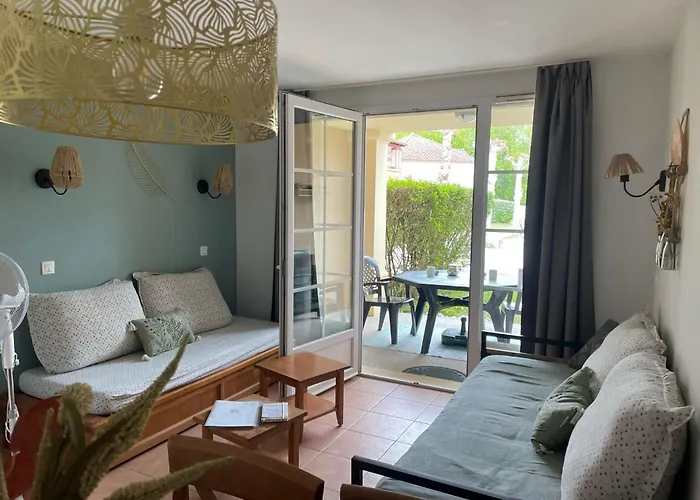 Charmant T2 PISCINE chambre lit double dans résidence du Lac
