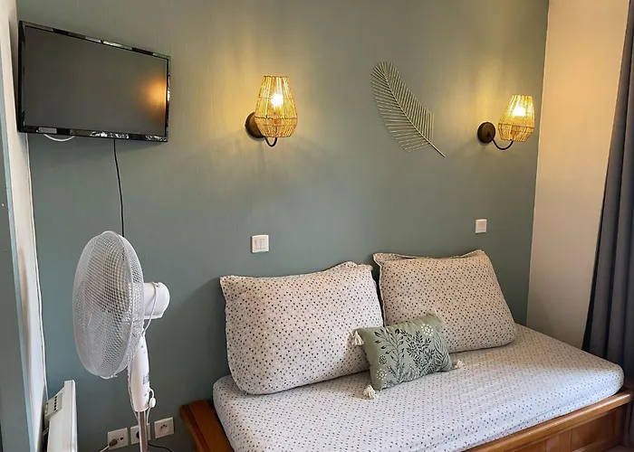 Charmant T2 PISCINE chambre lit double dans résidence du Lac
